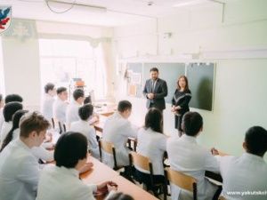 Евгений Григорьев провел классный час в физико-техническом лицее имени В.П. Ларионова