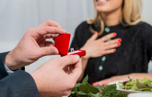 Жительница Якутии тяжело ранила сожителя ножом: Мужчина простил ее и собрался жениться на ней