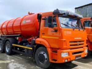 Автопарк городских служб Якутска пополнился отечественной техникой