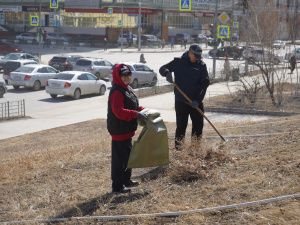 Дом дружбы народов встретил май субботником