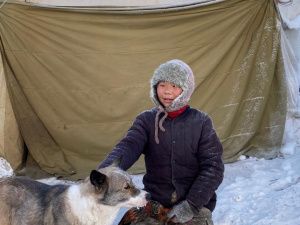 «Чистая земля»: как живет потомственная семья эвенов-оленеводов в якутской тундре
