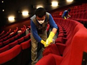 Кинотеатры в России начнут открываться в середине июля