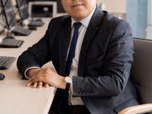 Определены лучшие работники в сфере экономики Якутии по итогам 2023 года