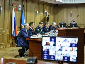 Дмитрий Садовников проверил готовность и безопасность избирательных участков