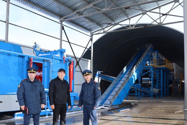 Начальник УФСИН Сергей Калиновский и генеральный директор ООО «Якутскэкосети» Джулустан Иванов обсудили вопросы трудоустройства осужденных на новом инфраструктурном объекте