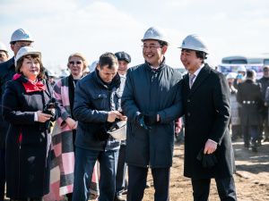 Айсен Николаев дал старт строительству школы-сада в селе Октемцы