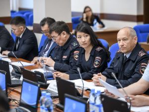 Айсен Николаев провел очередное заседание республиканской антинаркотической комиссии