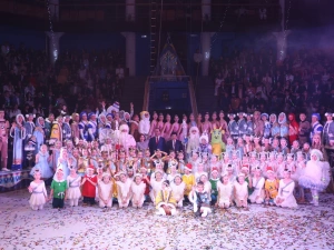 700 школьников со всей республики стали участниками Ёлки Главы Якутии Айсена Николаева