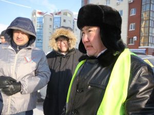 В Якутске уборка и вывоз снега с дорог идут по графику