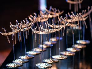 Айсен Николаев принял участие в торжественной церемонии вручения премий Х Республиканского театрального фестиваля