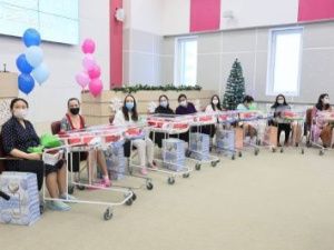 Первые «дети столетия». В Якутии торжественно выписаны юные якутяне, рожденные в первые дни 2022 года