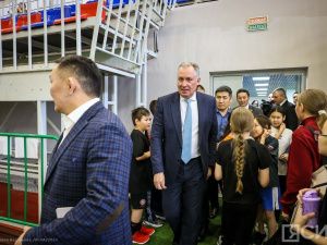 Президент Олимпийского комитета России осмотрел ход возведения скалодрома в Якутске