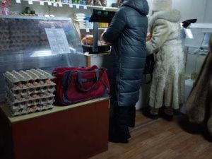 В поселок Черский доставлен дополнительный объем продуктов