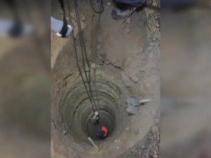 В Якутске на стройке охранник упал в яму для сваи глубиной с четырехэтажный дом