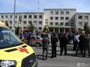 В Казани при стрельбе в школе погибли 11 человек