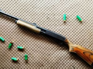 В Усть-Майском улусе мужчина госпитализирован с огнестрельным дробовым ранением