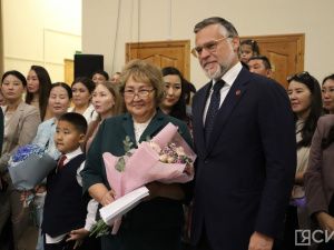 Кирилл Бычков поздравил учащихся школы № 1 Якутска с 1 сентября