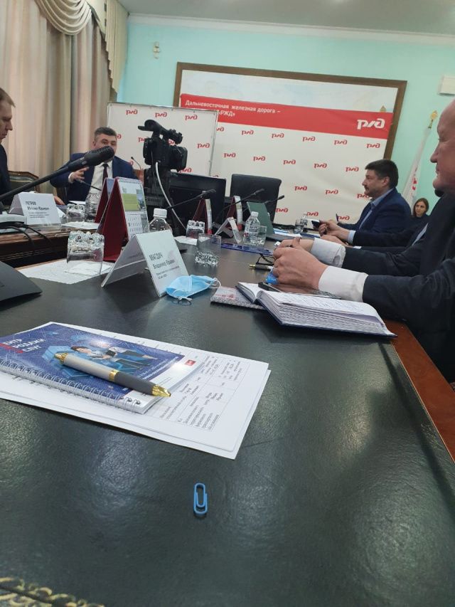 ЖДЯ и ДВЖД обсудили вопросы взаимодействия по передаче поездов по стыковочной станции Нерюнгри-пассажирская