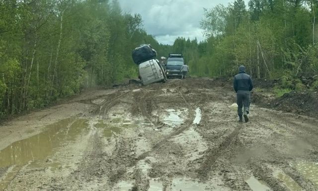 Проливные дожди разрушили участок дороги «Амга»