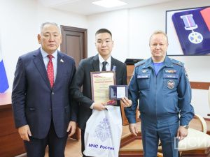 Детей-героев наградили в Якутии