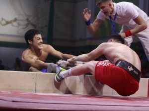 Видео. Финальные схватки Кубка Федерации по мас-рестлингу