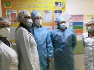 Федеральный инспектор проверил медучреждения Якутска на готовность к массовой вакцинации от COVID-19