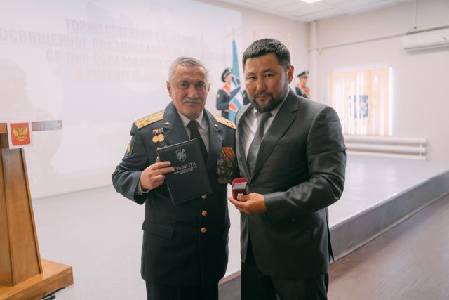 Евгений Григорьев поздравил военнослужащих с 60-летием со дня образования отдельного измерительного пункта