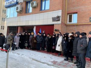 Мемориальную доску первому директору Института Олонхо СВФУ открыли в Якутске