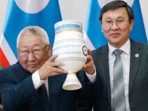 Заслуги бывшего главы Якутии отметили Госпремией республики