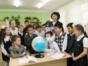 Айсен Николаев подписал указ о земском учителе в Якутии