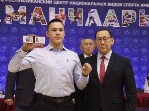 Одиннадцати мас-рестлерам Якутии вручили удостоверения и знаки мастеров спорта России