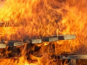 В Сунтаре на пожаре пострадал мужчина