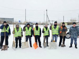 Осужденные, отбывающие наказание на участке колонии-поселения при исправительной колонии № 7, приняли участие в субботнике