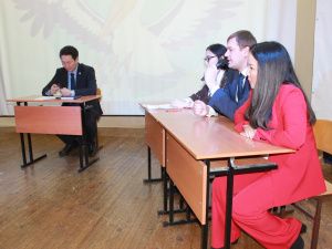 В Якутске выбрали лучшего учителя года