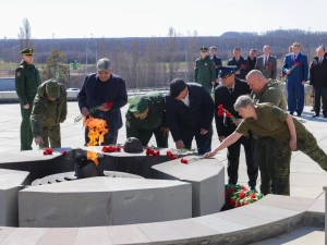 За неделю военным передано восемь транспортных средств из Якутии