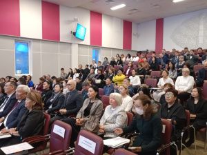 Георгий Степанов вручил якутским врачам государственные награды РФ и республики 