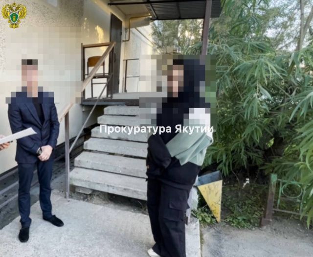 46 ударов руками и один ножом: Жительница Якутска избила и зарезала мужчину