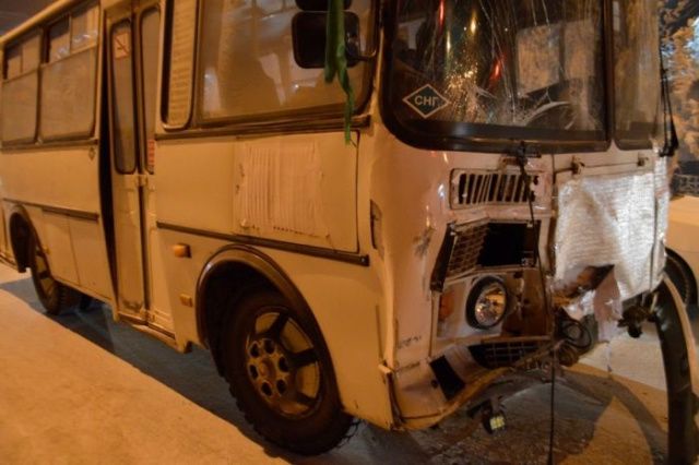 В Якутске столкнулись два маршрутных автобуса