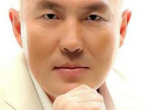 Известный певец и ведущий стал жертвой мошенников на 50.000 рублей!