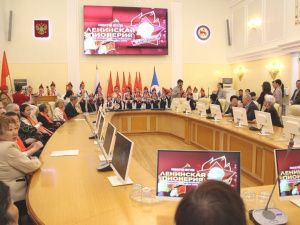 Коммунисты Якутии продолжают активную борьбу с именем Ленина на устах