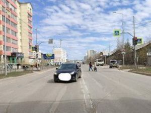 В Якутске на пешеходном переходе сбили девушку. Она доставлена в больницу