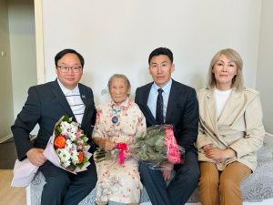 Жительницу Якутска Анну Оконешникову поздравили с вековым юбилеем