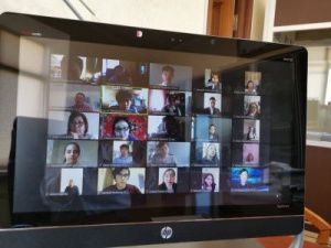 В день местного самоуправления Сардана Авксентьева пообщалась со старшеклассниками