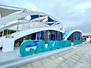 Царство вечной мерзлоты, большая радуга и айсберг: как выглядят павильоны регионов на ВЭФ-2023