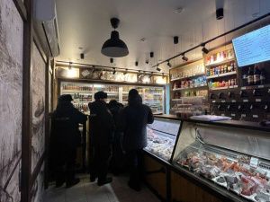 За прошедшую неделю полицейские выявили шесть фактов незаконной реализации алкогольной продукции в Якутске