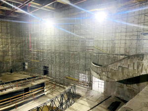 В Арктическом центре в Якутске начат монтаж оборудования сцены