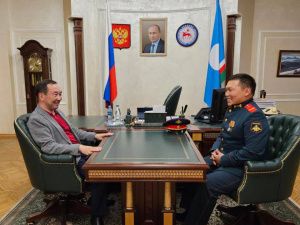 Глава Якутии поздравил Родимира Максимова с присвоением звания Героя России