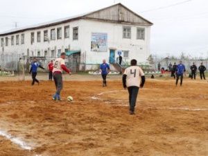 Команда осужденных исправительной колонии № 1 сыграла в мини-футбол с МФК «Заря»