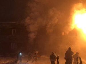 В Чурапче произошел пожар в жилом доме. Пострадали девять человек