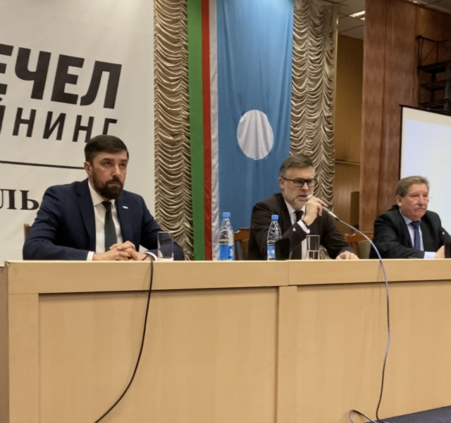 В рамках отчета правительства Кирилл Бычков встретился с трудовыми коллективами Нерюнгри